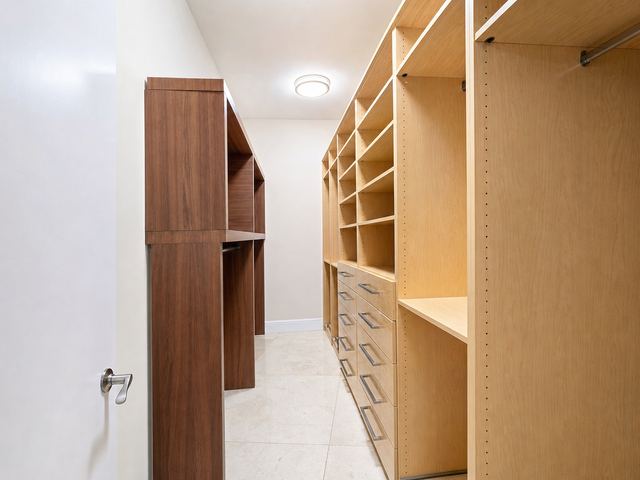 Residence 4007 property photo 22